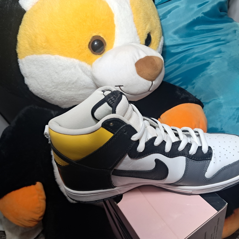 Nike High-Top Sneakers in Black, White, and Yellow